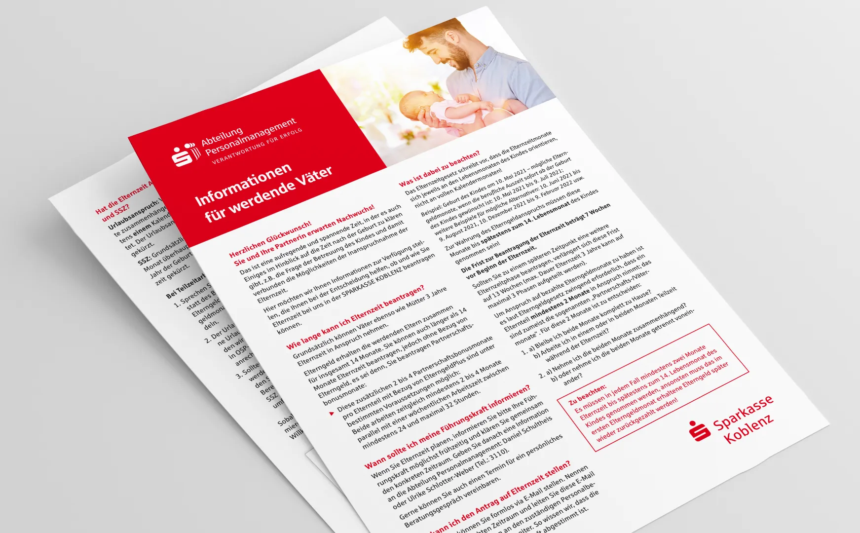 Informationsflyer der Sparkasse Koblenz für werdende Väter mit einem Vater, der sein Baby hält