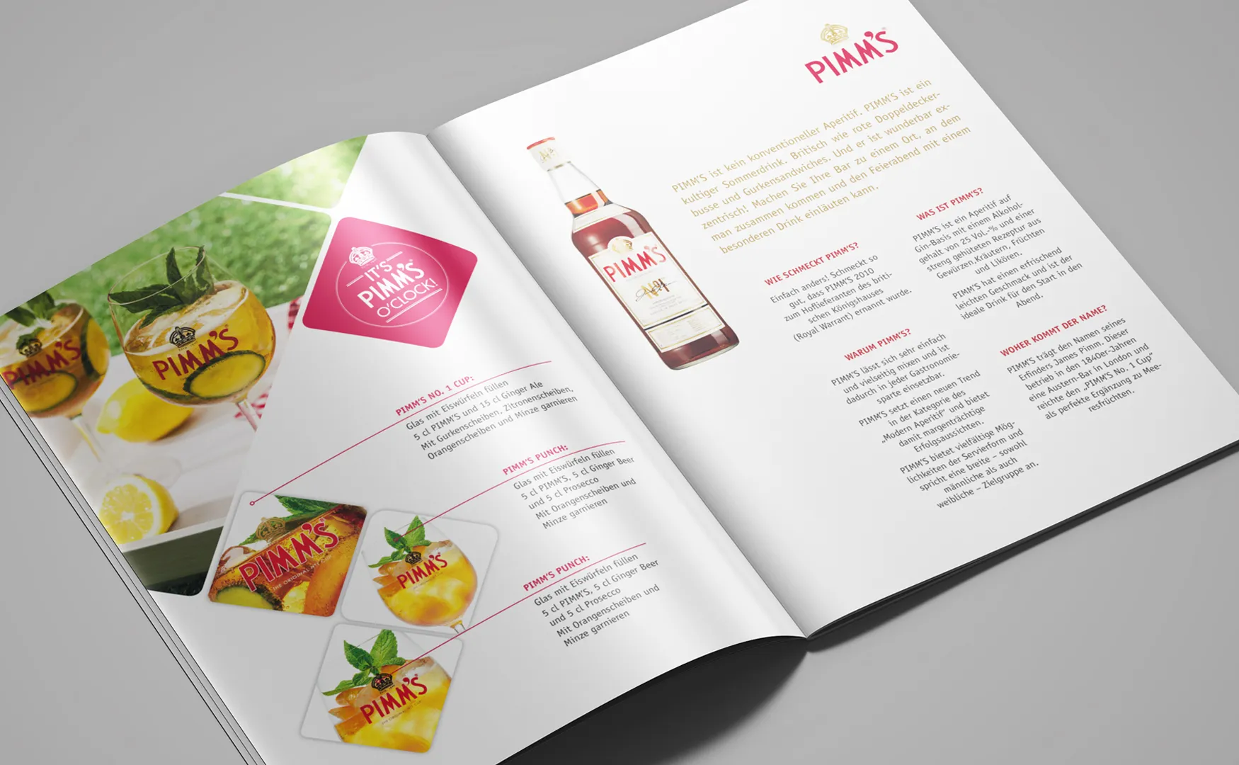 Doppelseite zur Marke Pimm's mit Sommergetränken, Flasche und Rezepten in Pink